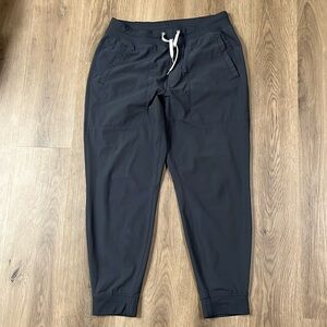 Vuori joggers. Large. Gray/Blue.